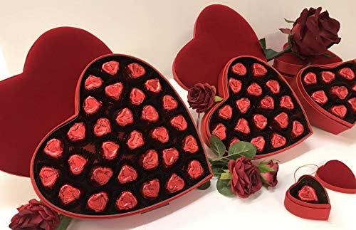 Leonidas Valentine Velvet Heart Gift Box (15, 17 or 30 pcs) – Forever Red Milk Chocolate Praline Hearts | Individually Wrapped Hazelnut Praline Chocolates | Luxury Belgian Gift Box (17PC Milk only)