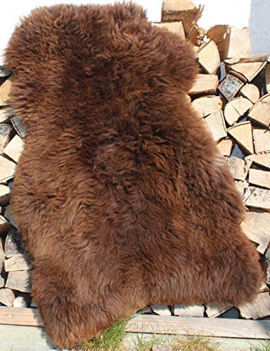 Alpenfell Schaffell Lammfell Merino - Schaffell Echt Groß - Fellteppich - Weich und Flauschig - Fell für Stühle - Lammfell Teppich - 100% Bio - Schaffelle - Dekofell (Braun, 100-110cm)