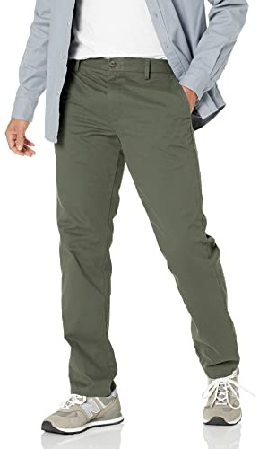 Amazon Essentials Pantalones de Trabajo de Corte Ajustado y de Estilo Chino, Resistentes a las Arrugas y sin Pinzas Hombre, Verde Oliva Oscuro, 32W / 30L