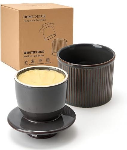 HOME DECOR Butterglocke 250gr, Französische Butterdose Wassergekühlt, Butterfass, Streifen-Design Buttertopf für Frische und Streichfähige Butter - Große, Purpurbraune | Wasserdichtung, Fassungsvermögen 250 g/260 ml, reaktive Emaille-Keramik, gestreiftes Design, ideal für große Familien.