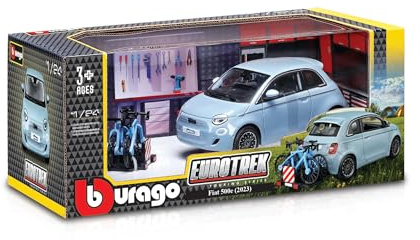 Bburago FIAT 500 (2023) mit Fahrräder, hellblau, 19cm - Modellauto 1:24 Die-Cast Originalgetreues Sammlerauto Spielzeugauto mit beweglichen Türen, ab 3+ (18-23012)
