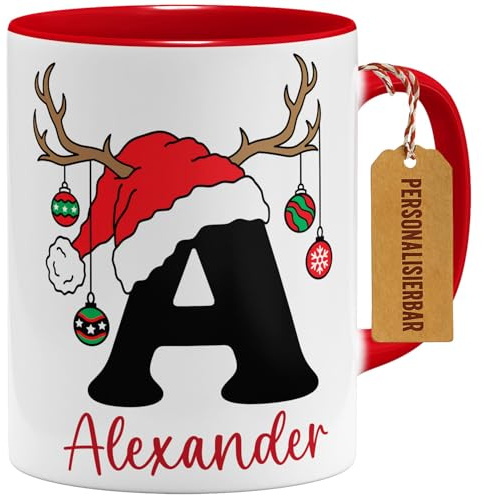 OM3® Personalisierte Weihnachtstasse mit Buchstaben & Name - Individuelle Kaffee-Tasse mit eigenem Namen - Rentier - Keramik Becher - 325ml - Beidseitig Bedruckt - Rot