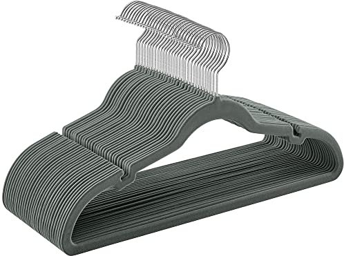 SONGMICS Kleiderbügel Samt, 30er Set, Bügel, rutschfest, mit Einkerbungen im Schulterbereich, Steg für Hosen, um 360° drehbarer Haken, platzsparend, 0,6 cm dick, 43 cm breit, grau CRF029V03