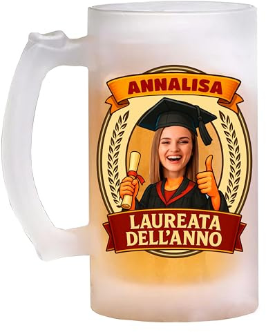 Bombo boccale da birra personalizzato “laureata dell’anno” ml 500 | bicchieri birra in vetro satinato personalizzato con nome e faccia della festeggiata gadget festa di laurea