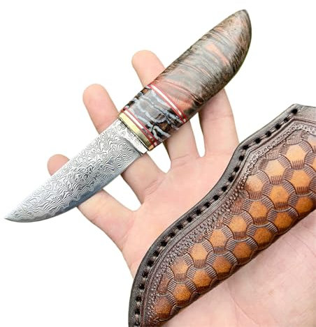 Obespina Couteau Artisanal Insert Fossile Lame Fixe Acier Damas Manche Bois Stabilisé Rouge Collection Custom Cadeau Homme Suminagashi VG10 Étui Style Japonais luxe forge artisanat