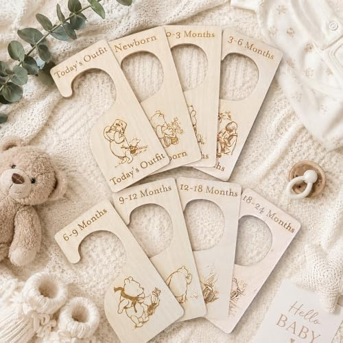 Luck and Luck 8 Winnie Puuh Holz-Trennwände für Babykleidung, Kinderzimmer-Kleiderbügel, Geschenk für Babyparty, Andenken, erstes Outfit, Baby-Andenken