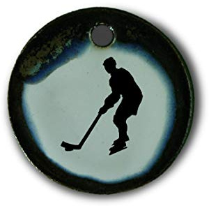 Schöner Keramik-Anhänger „Eishockey“ in braun-blau-grün marmoriert; Schmuck Kette Kettenanhänger Geschenk Kunsthandwerk Keramik rund Talisman Halskette Aufmerksamkeit Mitbringsel individuell