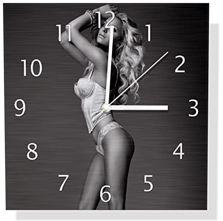 Wallario Design Wanduhr Sexy Beine - Blondine mit Langen Beinen in Unterwäsche aus Aluverbund, Alu-Uhr Größe 30 x 30 cm, weiße Zeiger mit Metalloptik