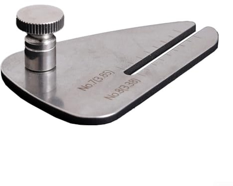 Qualoramall Placa de ayuda de perforación de cuero de acero inoxidable con escala integrada para pinchar con precisión hierro y cincel de cordones, herramienta plateada de 60 x 40 mm para coser tú