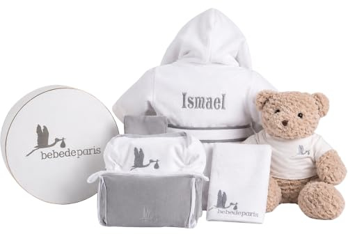 Wunderbares Geschenk zur Geburt. Praktisch und unvergesslich: Personalisierter Baby bademantel mit besticktem Namen, Body-Kulturbeutel, Musselin-Bezug und Plüschbär (6 Monate - 1 Jahr) (Grau)