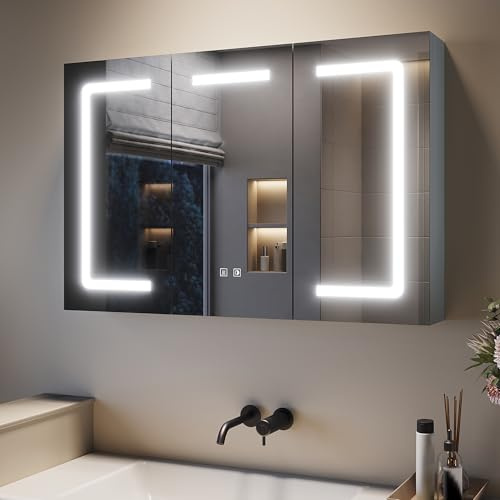 SONNI LED Spiegelschrank 90x60 cm, 3 Türen Badezimmerspiegelschrank Grau, Vollständig Montiert, Steckdose & Anti-Beschlag, Dimmbares Ambiente-Licht, MDF-Holz