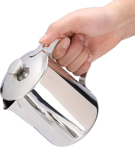 VOBOR Pentolino Latte con Coperchio, Bricco Latte Acciaio Inox con Maniglia, Tazza Caffè Montalatte per Versare Caffè e Preparare Cappuccino e Latte (600ML)