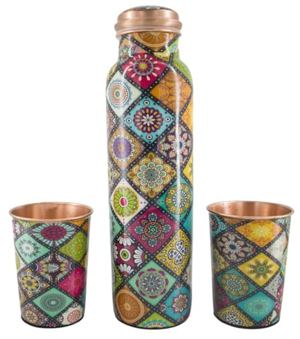 ANCIENTIMPEX Bouteille d'eau en cuivre pur avec 2 gobelets pour avantages ayurvédiques avec emballage cadeau – Motif Mandla