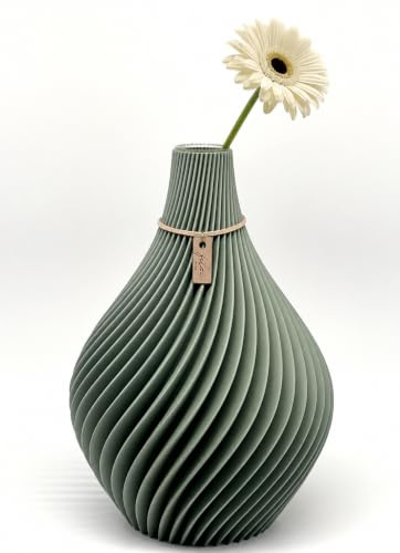 Filsi Home | 3D Druck Vase Nuvia | hergestellt aus PLA (Bio-Kunststoff) | umweltfreundlich | Tiefe Rillen | einzigartige Optik | Made in Germany (Soft Green, 25cm Höhe 17cm Durchmesser)
