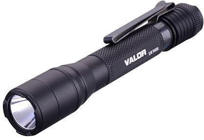 PowerTac Valor - Linterna táctica - Alta potencia de flash brillante de 800 lúmenes para policía, seguridad, militares y EDC. No se venden baterías de litio independientes con el producto (W/Clip)