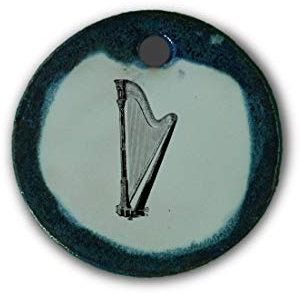 Schöner Keramik-Anhänger „Harfe“ in blau marmoriert; Schmuck Kette Kettenanhänger Geschenk Kunsthandwerk Keramik rund Talisman Halskette Aufmerksamkeit Mitbringsel individuell