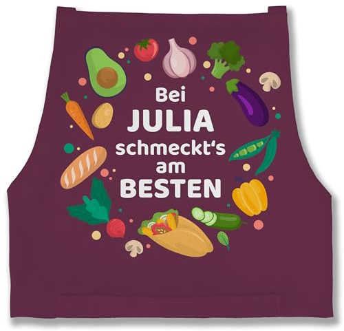 Geschenk mit Namen personalisiert by Shirtracer - Schürze - Kochschürze - Bei Name schmeckts am besten I Veggie I Vegetarisch I Geschenkidee Köche I Hobbyköche