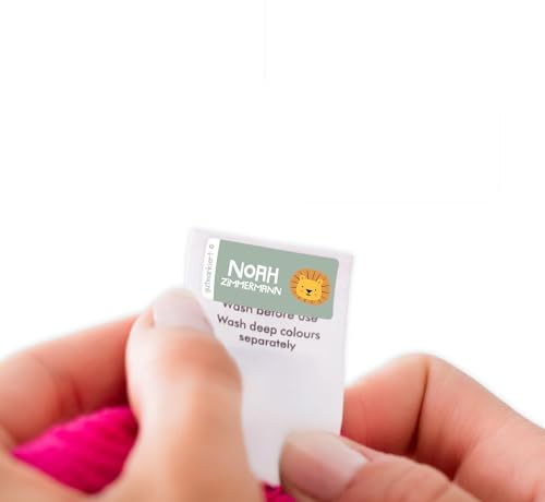 Gutmarkiert Namensaufkleber Kinder Kleidung - 40 Stück 26x10mm Earth | Langlebige Namensetiketten - personalisierbare Textilaufkleber - Namens Sticker zum einfachen Anbringen