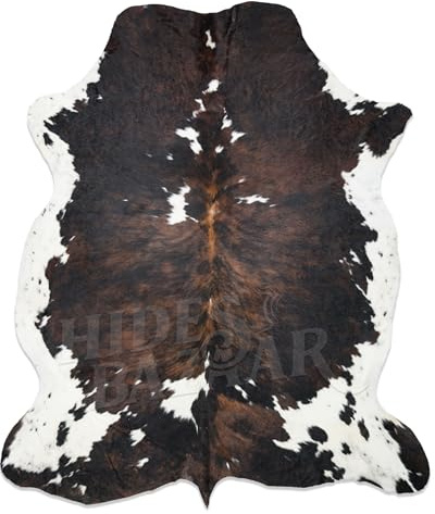 HIDES BAZAAR Alfombra de cuero vacuno natural para el hogar y la oficina, alfombra de cuero vacuno tricolor oscuro con patrones únicos de color marrón oscuro, negro y blanco, alfombras de piel de vaca