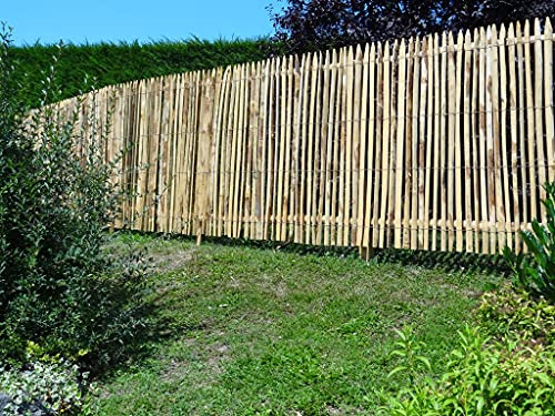 Gartenwelt Riegelsberger Premium staket av kastanj, kastanjestaket, rullstängsel, avstånd mellan pinnarna, 2-3 cm, staketlängd 2,2 m, höjd 150 cm inkl. stolpar och kramper