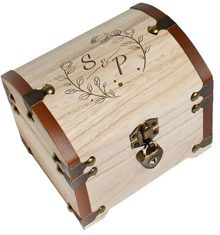 True Statements Personalisierte Schatztruhe mit Gravur & Schloss – Hochzeitsgeschenk für Brautpaar – Geldgeschenk Verpackung Hochzeit – Erinnerungsbox Schatzkiste - Holz, 14,5x11,5x13 cm