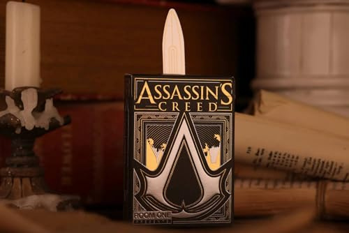 JP GAMES LTD Jeu de cartes Assassin's Creed Hidden Blade Deck (noir) – Deck de luxe par Room One Cards – Jeu de cartes à collectionner pour adultes à partir de 14 ans