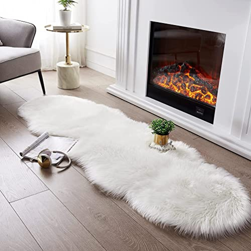 JXLOULAN Tappeto morbido in finta pelliccia di pecora, lavabile in lavatrice, per camera da letto, cameretta dei bambini, soggiorno, decorazione per bambini, bianco, 60 x 160 cm