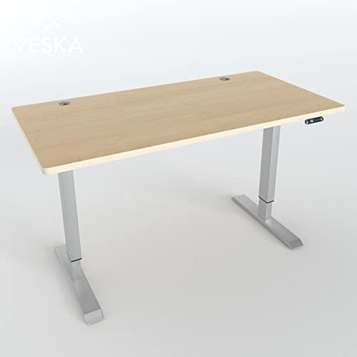 VESKA Höhenverstellbarer Schreibtisch (140 x 70 cm) - Sitz- & Stehpult - Bürotisch Elektrisch Höhenverstellbar mit Touchscreen & Stahlfüßen (Silber/Bambus)