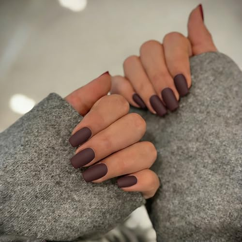 KQueenest Matt Braun Press On Nails Mittel Eckig, Sarg Nägel zum Aufkleben Kurz, Jelly-Gel Fake Nails Fingernägel zum aufkleben, Einfarbig Acryl Kunstnägel für Frauen, 24 Stück