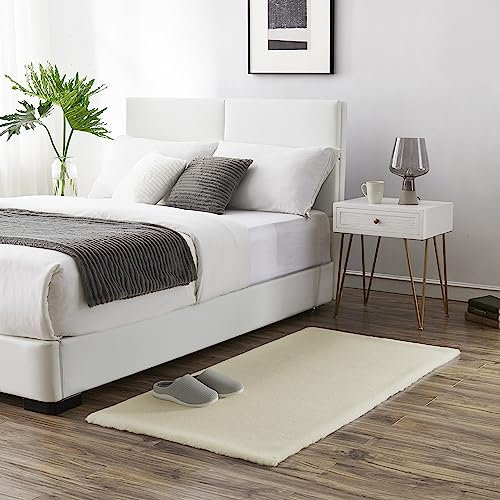 Teppich Wölkchen Fellteppich Kunstfell Teppich Waschbar, Hasenfell Imitat, Kaninchenfell, Kurzfell - Flauschiger Teppich Wohnzimmer, Bettvorleger Schlafzimmer - Beige - 80x150cm