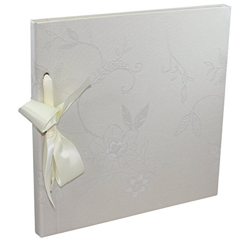 Handarbeit der Buchbinderei Vera Donna Hochzeitsalbum Mandy Creme mit Satinschleife