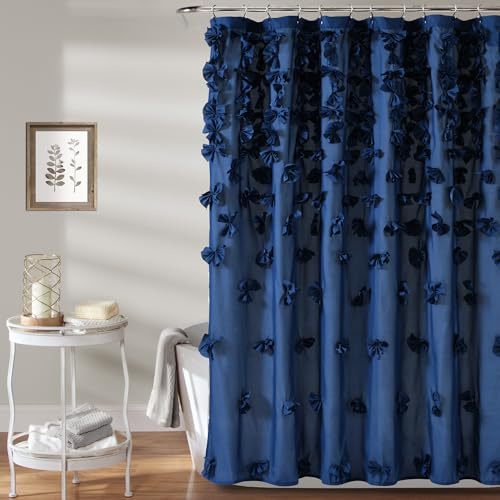 Lush Decor Riley Cortina de Ducha, 183 cm de Ancho x 183 cm de Largo, Azul Marino, Cortina de Ducha de Lujo con Lazos, Textura Encantadora, Hermoso y Elegante Accesorio de baño Femenino, romántica,