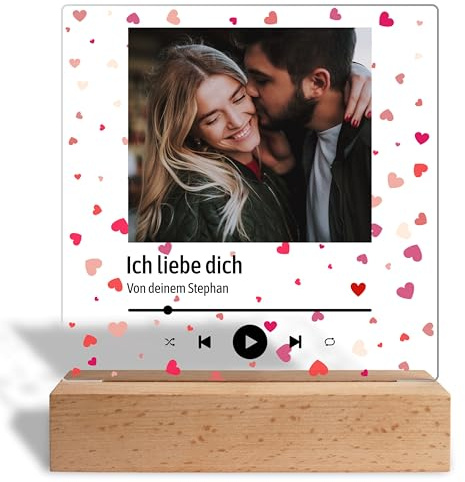 True Statements Acrylglas-Aufsteller „Song Cover“ - personalisiertes Glasbild mit Foto - Fotogeschenk - 15x18 cm, inkl. Holzständer (Herzen 1)