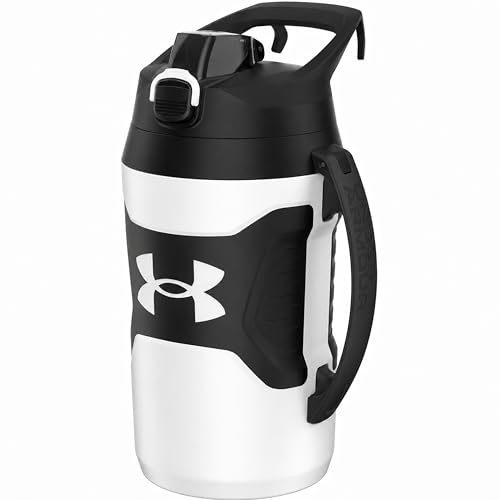 Under Armour Botella de agua aislada de 64 onzas con asa, con aislamiento de espuma y resistente a fugas, jarra de agua deportiva, gancho para cerca, apta para lavavajillas, color negro y gris claro,