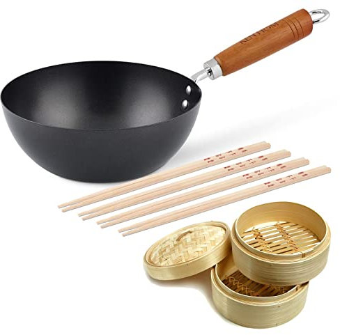 Ken Hom Wok 20 cm Karbonstahl mit Holzgriff - kompakte Antihaft Stielwokpfanne für Gas, Elektro & Glaskeramik - Set inkl. Dampfkorb 20 cm & 4 Paar Essstäbchen - nicht induktionsgeeignet