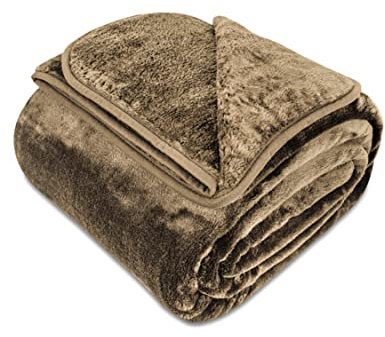 Gräfenstayn® Kuscheldecke Cashmere-Feeling - super weich & flauschig - Dicke & warme Fleecedecke - kuschelige Sofadecke, Wohndecke & Tagesdecke - Überwurf Decke Sofa, Couch (Braun, 150x200 cm)