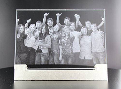 VIP-LASER 2D Glasfoto Flachglas XXL (180x130x8mm) incl. Leuchtsockel und All-Inclusive-Paket! Ihr Foto wird für immer in Glas graviert - für die Ewigkeit bestimmt. Ideal für Weihnachten, Valentinstag, Hochzeit, Verlobung, Jahrestag oder wenn Sie einfach nur etwas besonders, außergewöhnliches Geschenk suchen!