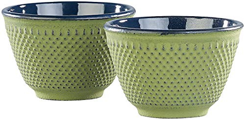 Rosenstein & Söhne Tassen: 2er-Set asiatische Teebecher aus Gusseisen und Emaille, olivgrün (Japanische Teetassen Gusseisen, Teecups, Guss)