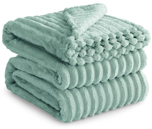 RUIKASI Couverture douillette et moelleuse - Vert sauge - Taille XXL - 220 x 240 cm - Couverture polaire pour canapé - Décoration de salon - Couverture douce et chaude en laine côtelée - Couvre-lit