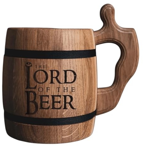 Giftstory Rustikaler Bierkrug Lord of The Beer Holzkrug aus Eichenholz mit Gravur 550ml | Fantasy, Wikinger, D&D Design | Geschenk für Männer, Papa, Opa & Mittelalter-Fans