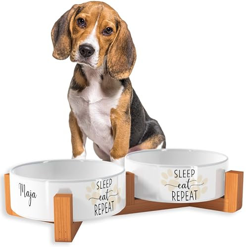 OWLBOOK Sleep, eat, Repeat Futternapf personalisiert Hundenapf mit Namen oder Wunschtext Doppelnapf aus Keramik mit Bambus Gestell Futternapf Napf Wassernapf Keramik, Bambus 300 ml
