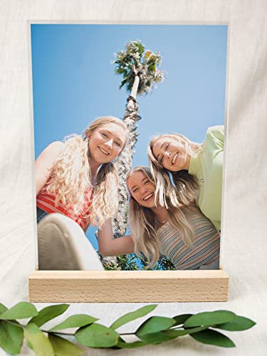 Ihr Foto auf Acrylglas - Personalisierte Geschenke - Eigenes Foto Drucken lassen, Dein Gemälde, Leinwand mit eigenem Bild, Fotogeschenke, Glasbilder, Personalisiert opt. mit Holzsockel (Hochformat)
