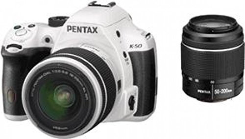 Pentax K-50 Fotocamera e Obiettivo DA-L 18-55 WR e DA-L 50-200mm WR, Sensore CMOS APS-C da 16,49 Megapixel, Display LCD da 3”, Video Full HD, Bianco