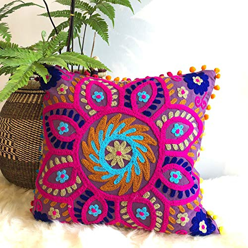 INDACORIFY Suzani - Federa per cuscino ricamata, 40,6 x 40,6 cm, decorativa, con pompon indiano, per esterni, stile bohémien