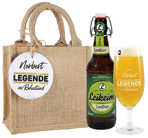 Herz & Heim® Männergeschenk Bierglas mit Gravur und Landbier in Geschenktasche aus Jute Legende im Ruhestand