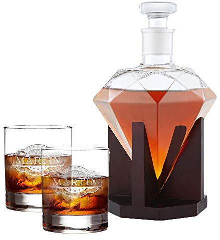 AMAVEL Whiskyset mit Diamantkaraffe und 2 Whiskygläsern mit Gravur, Personalisiert mit Namen und Jahreszahl, Whiskey Dekanter 1000 ml