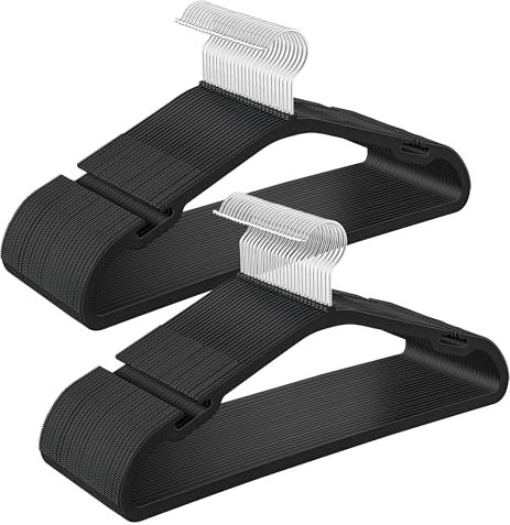 SONGMICS Perchas, Juego de 50, Perchas de Plástico, Carga Pesada, con Muescas de Hombro, Ahorra Espacio, Barra para Pantalones, Gancho Giratorio, 41,6 x 21,4 cm, para Armario, Negro Tinta CRP060B01