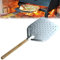 Pelle à pizza perforée de 30 x 30 x 2 cm en aluminium anodisé dur perforée avec poignée anti-brûlure pour pizza, pain, gâteau fait maison