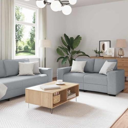 Faucqir 3-TLG. Klädsel med stoppade fåtölj, 2-sitsig och 3-sitsig soffa i ljusgrått tyg, vardagsrum, lounge, relaxsoffa, sittbänk, gästsäng, hörnsoffa, vardagsrumslandskap, soffa, relaxmöbler