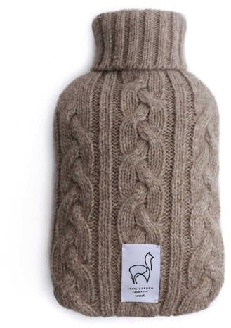 Luxuriöse Wärmflasche mit Alpaka Bezug – 100% Baby Alpaka Wolle – 1,8L TÜV Rheinland-geprüft – Weicher & Wärmespeichernder Bezug – Perfekt für gemütliche Wärme (Braun)